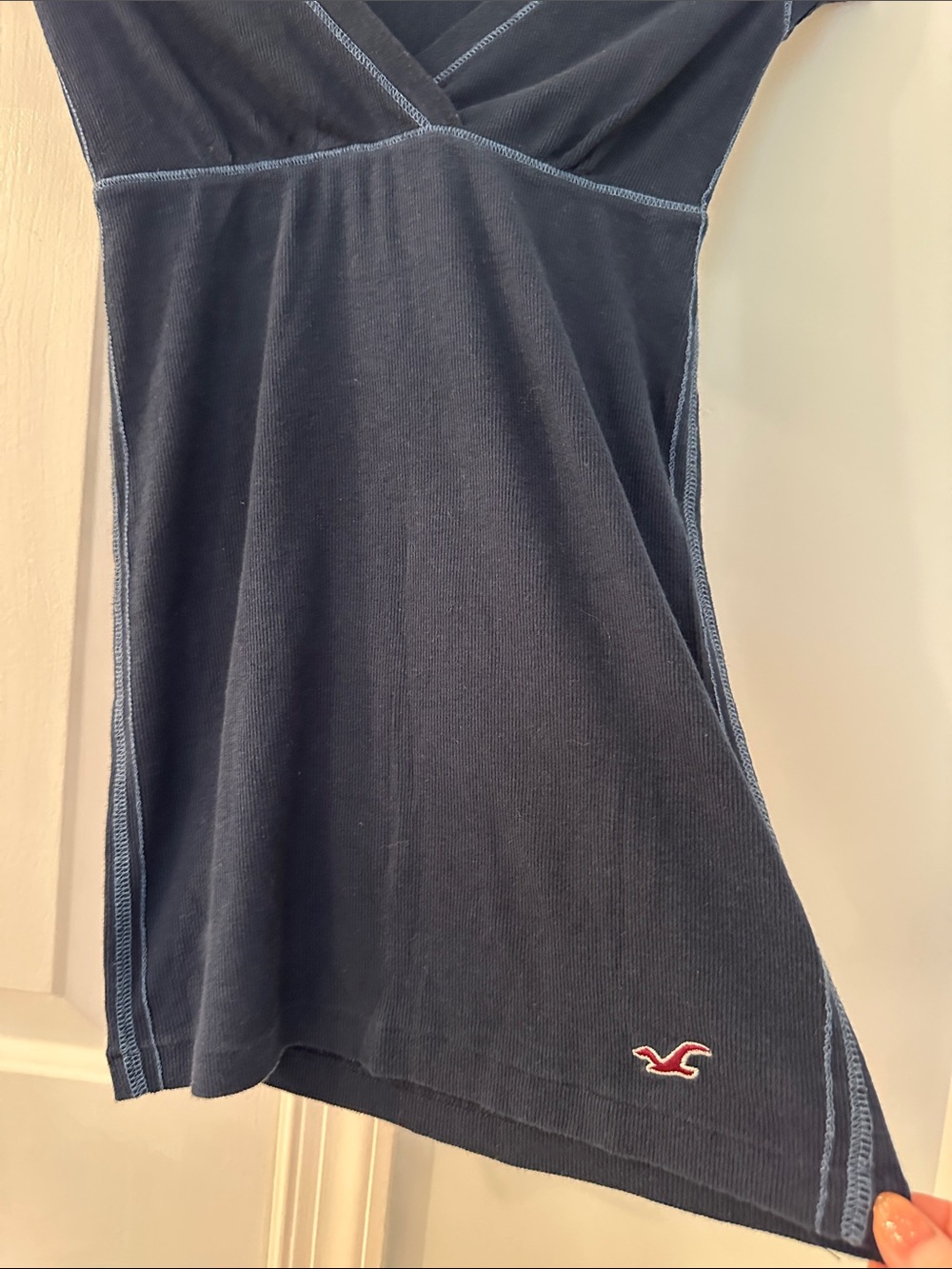 Hollister Classic Navy Crewneck Pullover - Picture 5 of 9